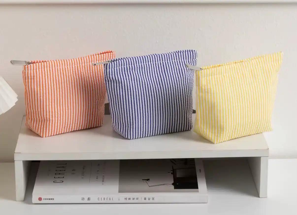 screenshot-422 Bubble Gauze Cosmetic Travel Pouch - Image 1